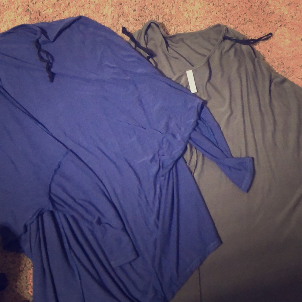 Two Dolman 3/4 length sleeves tops